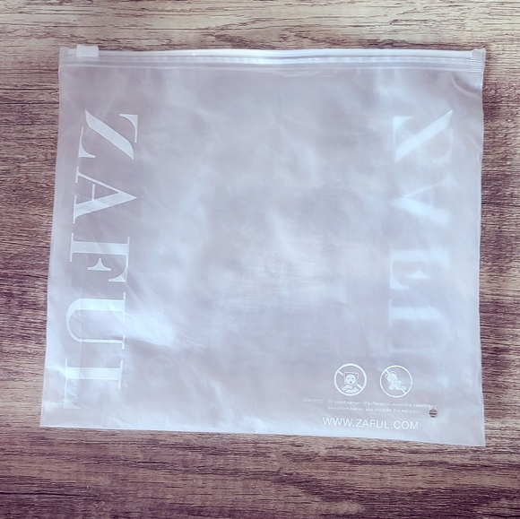 Zaful Ribbed Plunge Bikini Top - Small US 4 - Picture 5 of 6